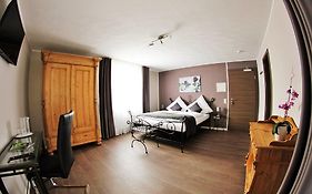 Apado-Hotel garni